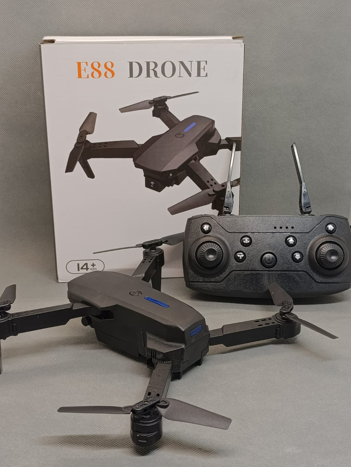 DRON E88