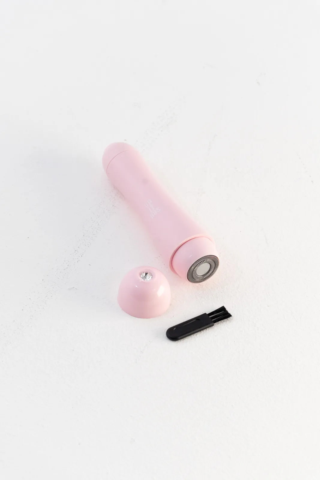 AFEITADORA ERGONOMICA FEMENINA 2 PILAS AAA (NO INCLUYE PILAS)